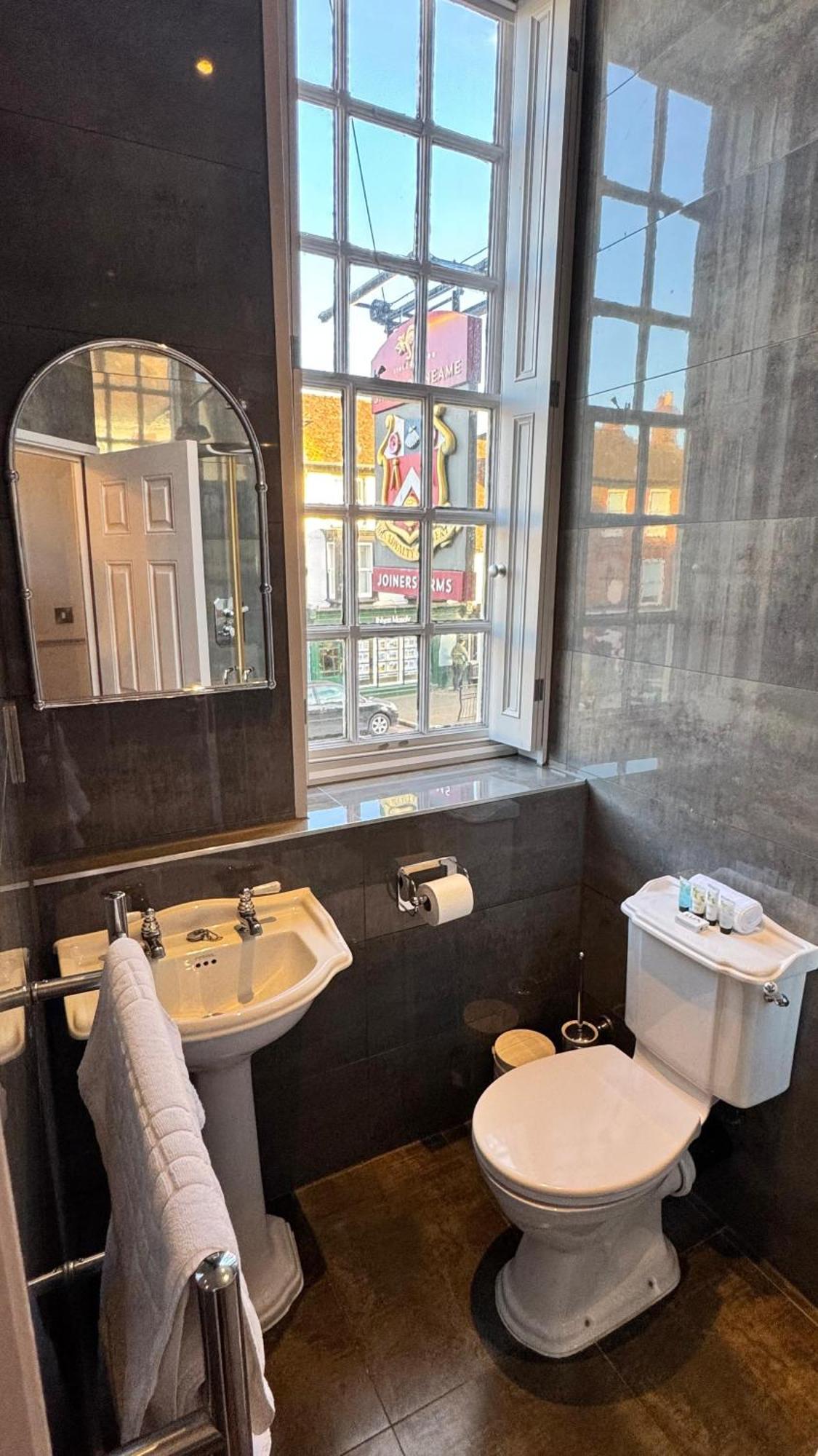 No64 The Boutique Hotel West Malling Εξωτερικό φωτογραφία